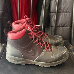 Nike ACG Manoa Hiking Boots